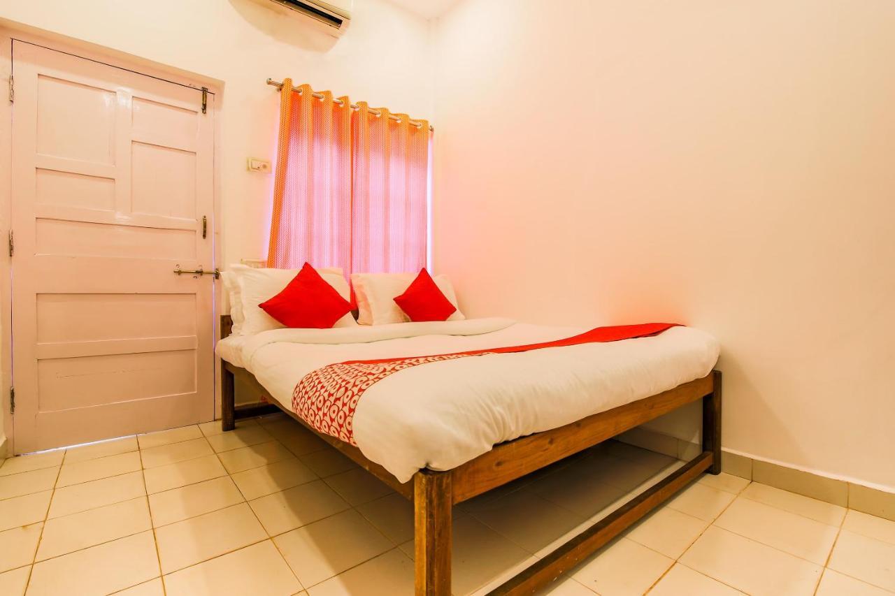 Oyo 22056 Arambol Plaza Beach Resort Eksteriør billede